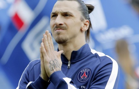 爱游戏-F1赛车最新战报！俄罗斯队迎战英格兰队，核心球员受伤，球队前景蒙阴影