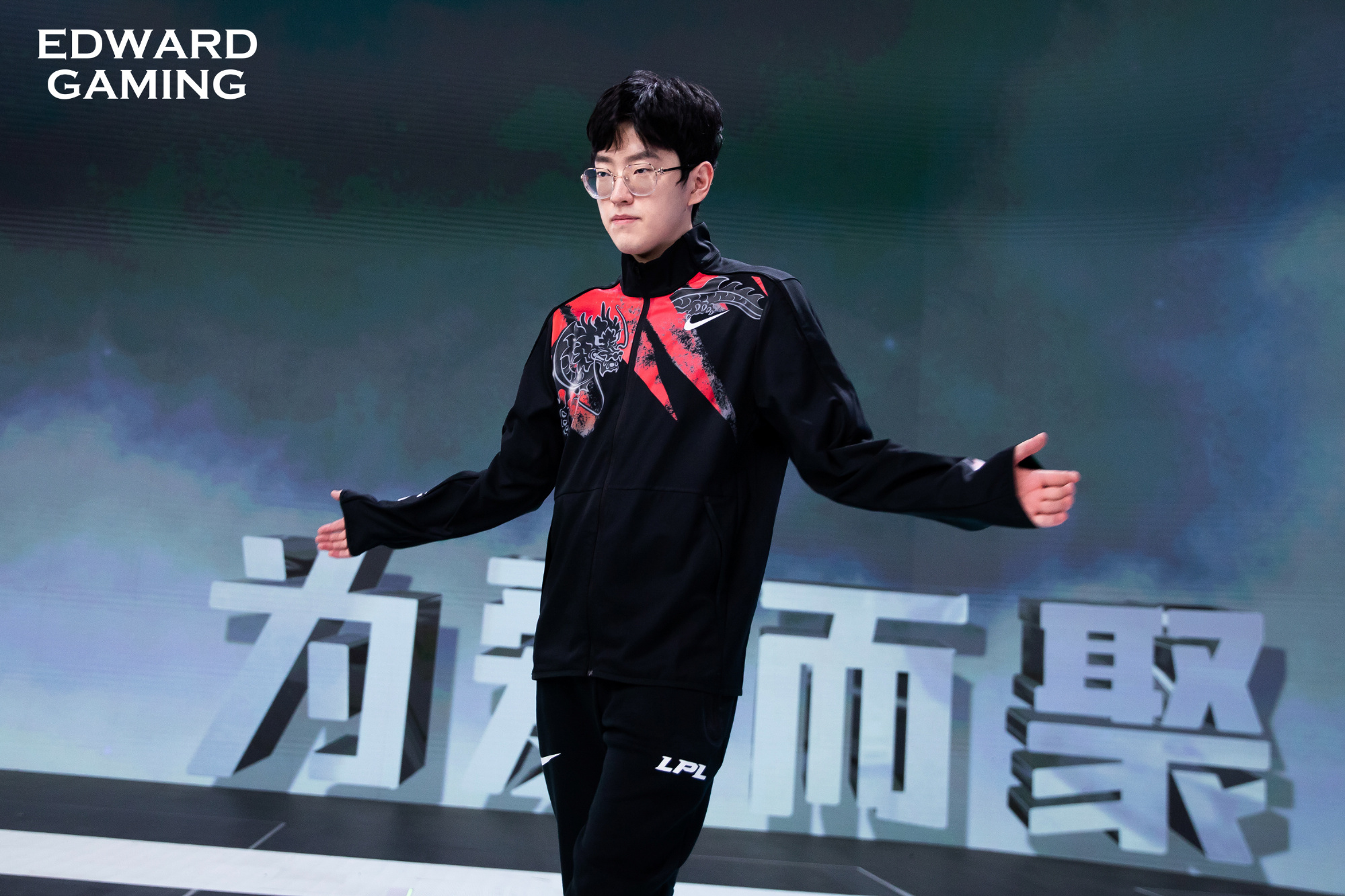 Scout迎来七赛季高光表现，中国队球迷沸腾！
